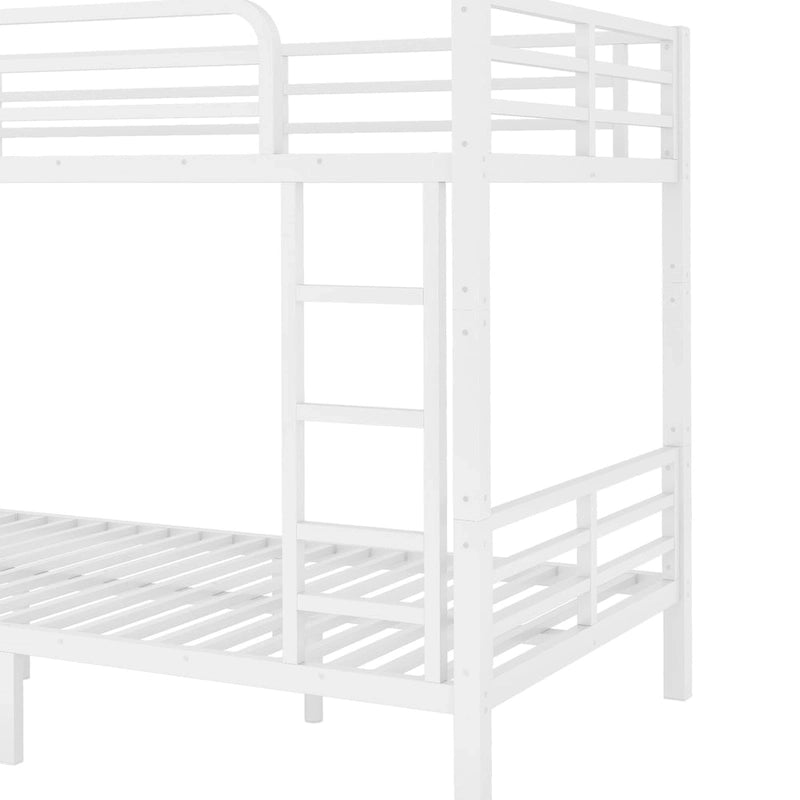Lit superposé en métal, les couchettes supérieure et inférieure sont des lits simples king-size.