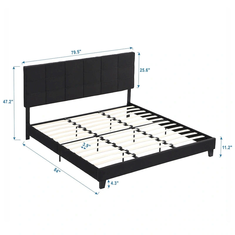 Lit plateforme rembourré extra-large noir avec tête de lit capitonnée et sommier à lattes en bois.