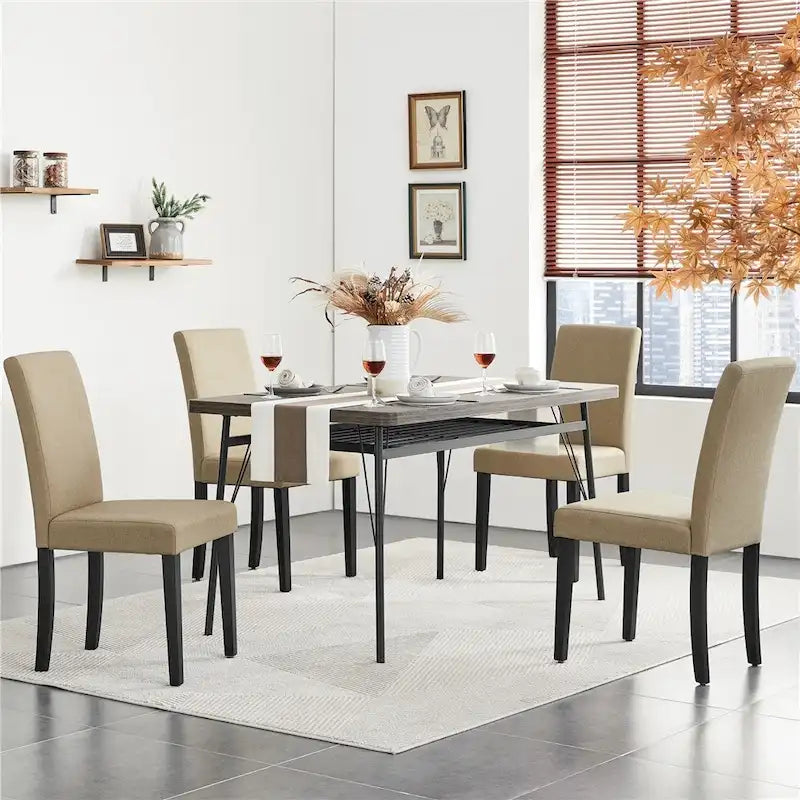 Chaises de salle à manger tapissées de tissu