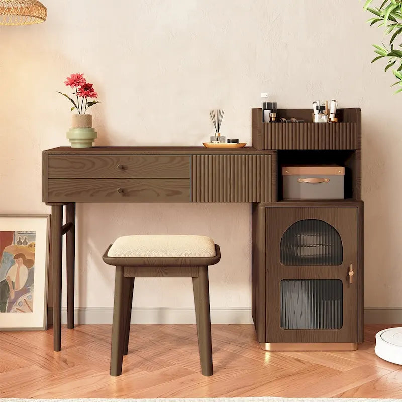 Commode à trois tiroirs
