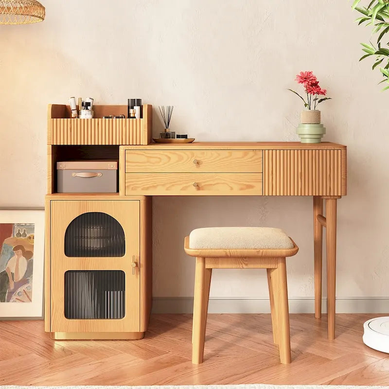 Commode à trois tiroirs